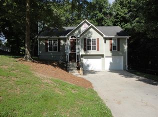 7105 Farm House Ln, Cumming, GA 30028