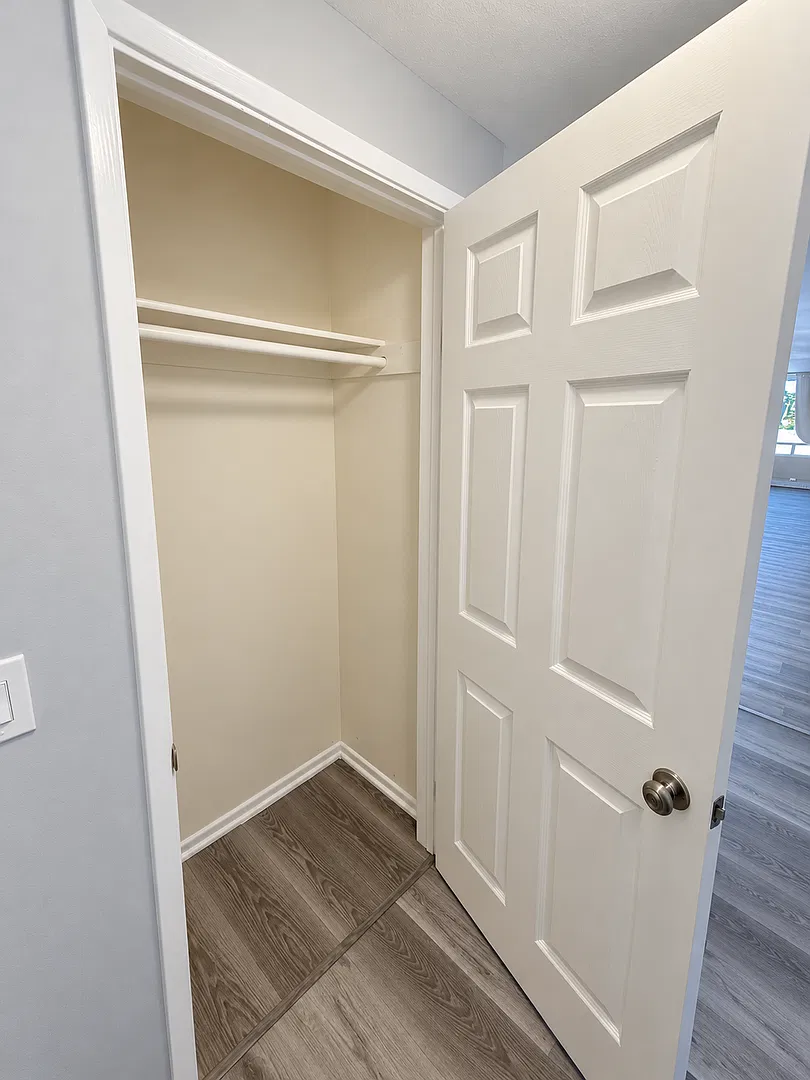 Rare Point Loma Spacious 2BR/2BA Condo with In Unit Laundr, Garage Parking & Storage — Photo 3