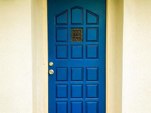 3rd image of 3327 N Fordham Ave