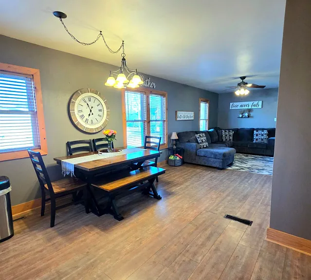 511 Superior St — Photo 3