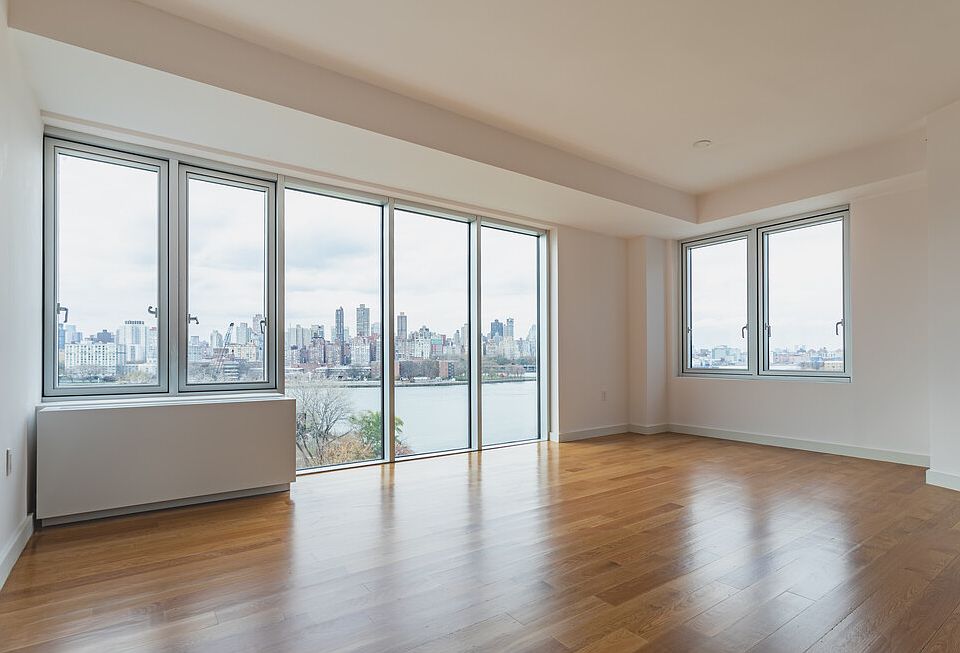 1st image of 31-43 Vernon Blvd #801