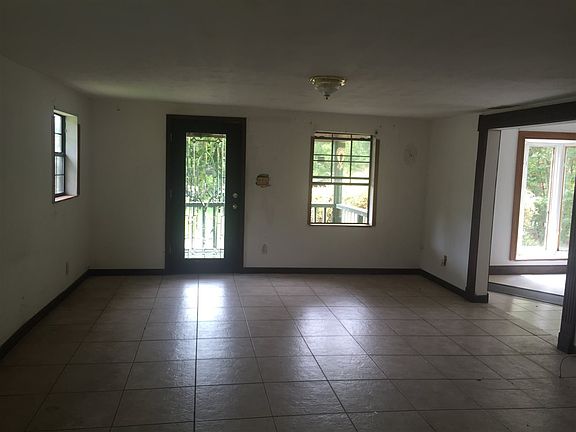 3rd image of 502 E 10th Ave