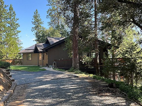 3rd image of 41821 Yosemite Pines Dr