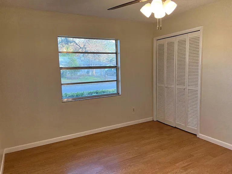 1300 SW 76th Dr — Photo 12