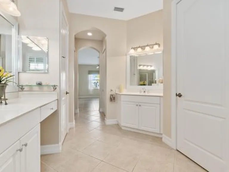 Master Bath 1st FL