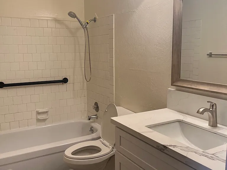 4600 Myrtle Ave — Photo 11