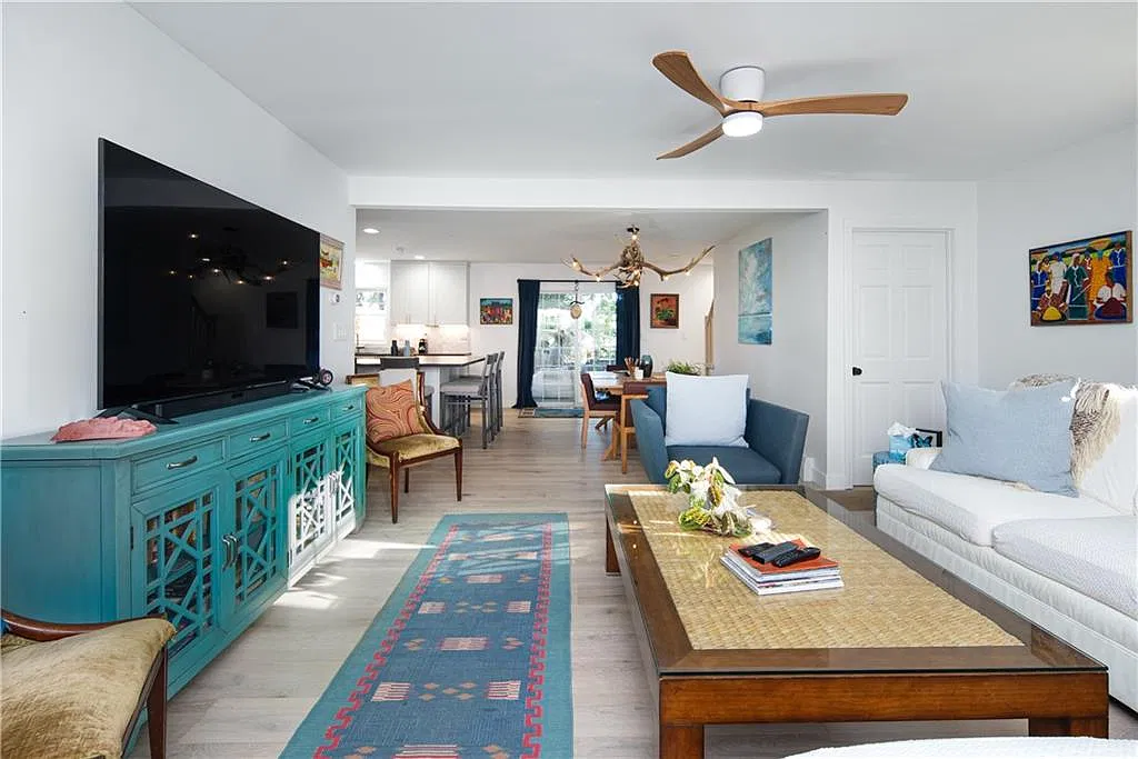 3 bed, 2.0 bath, 2000 sqft, $3,500 — Photo 3