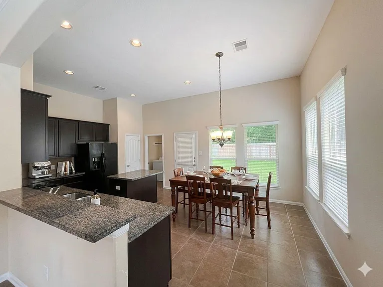 9942 Taylor Springs Ln — Photo 10