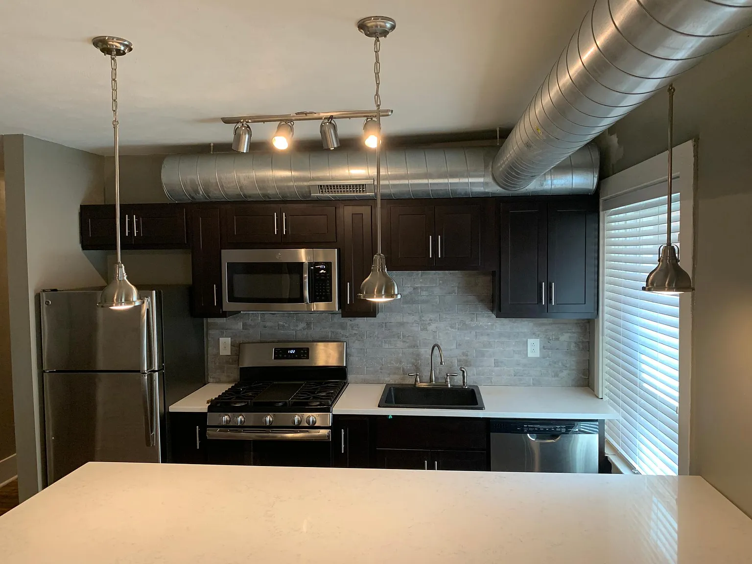 3 bed, $2,450 — Photo 2