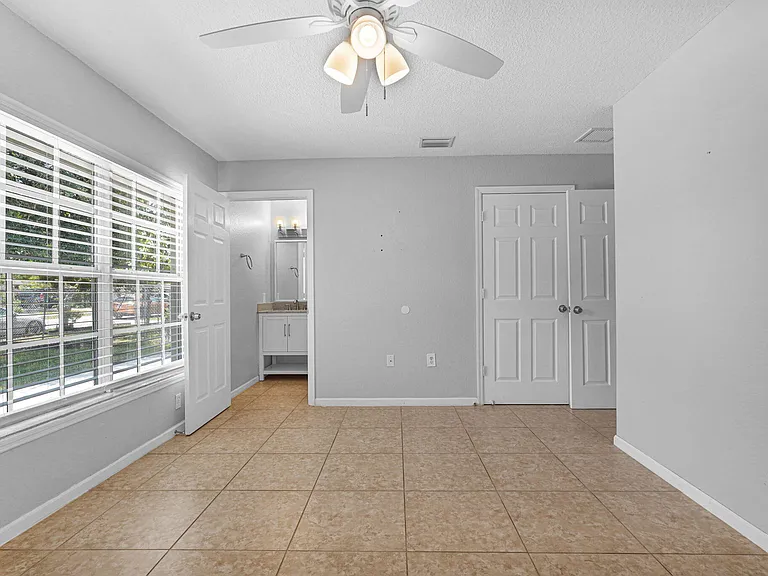 520 N Southridge Rd — Photo 18