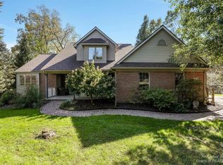 9490 Scully Rd, Whitmore Lake, MI 48189