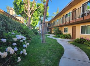 370 Avocado St APT 10, Costa Mesa, CA 92627