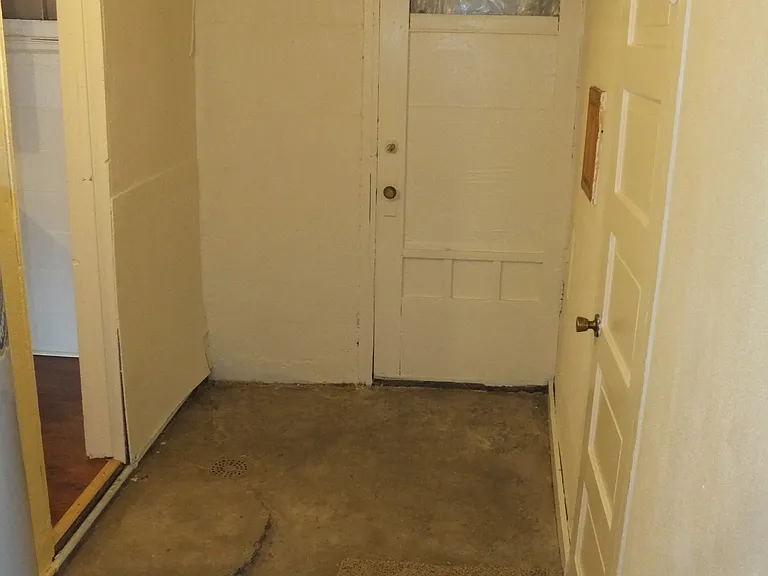 Back Hallway
- Straight ahead to Backyard
- Left to kitchen
- Right to bathroom