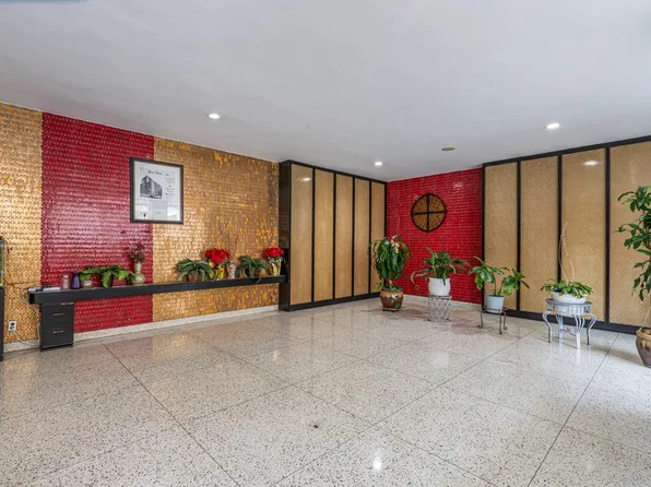 89-15 Parsons Boulevard image 3 of 13