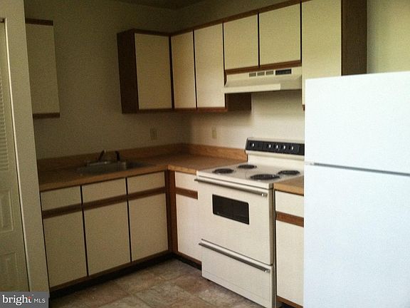 5th image of 51 Depaul St #15