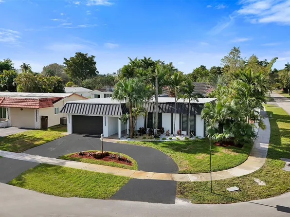 4920 Sarazen Drive, Hollywood, FL 33021