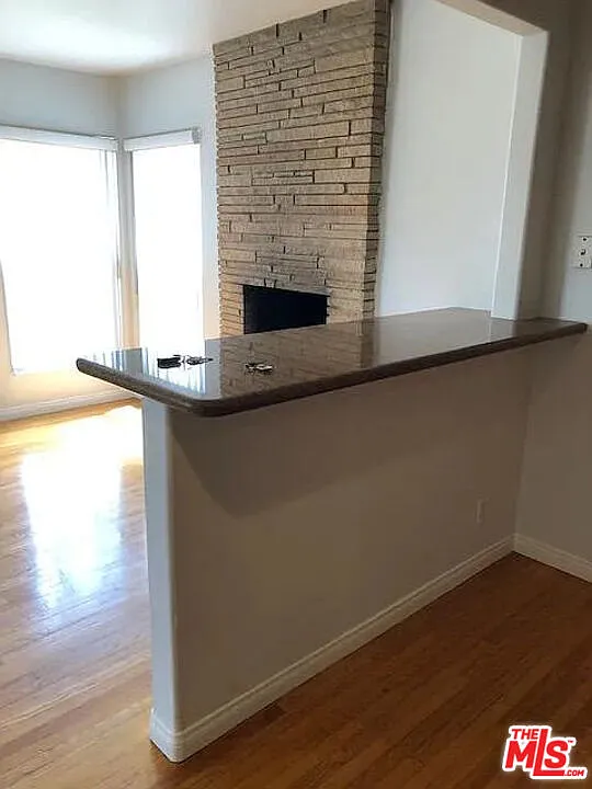2 bed, 1.0 bath, 4764 sqft, $3,780 — Photo 2