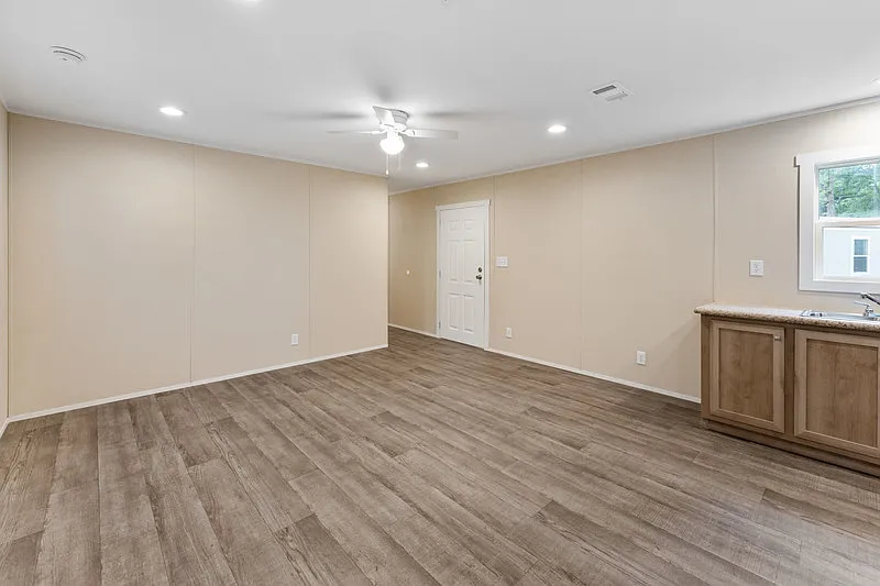 3 bed, 2.0 bath, 1100 sqft, $1,471 — Photo 4
