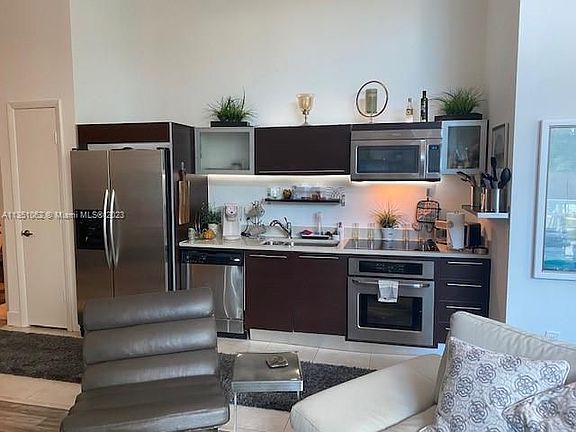 4th image of 1900 N Bayshore Dr APT 510