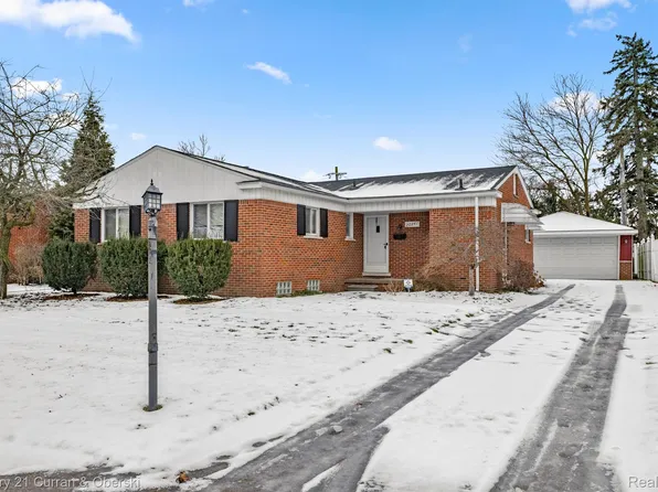20347 Brookwood St, Dearborn Heights, MI 48127