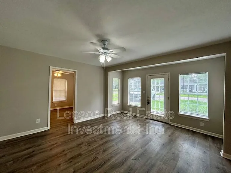 720 Delaware St #SHREVEPORT — Photo 3