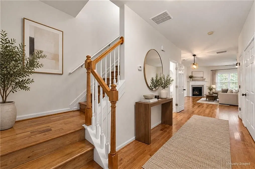 3 bed, 3.0 bath, 1680 sqft, $2,250 — Photo 2