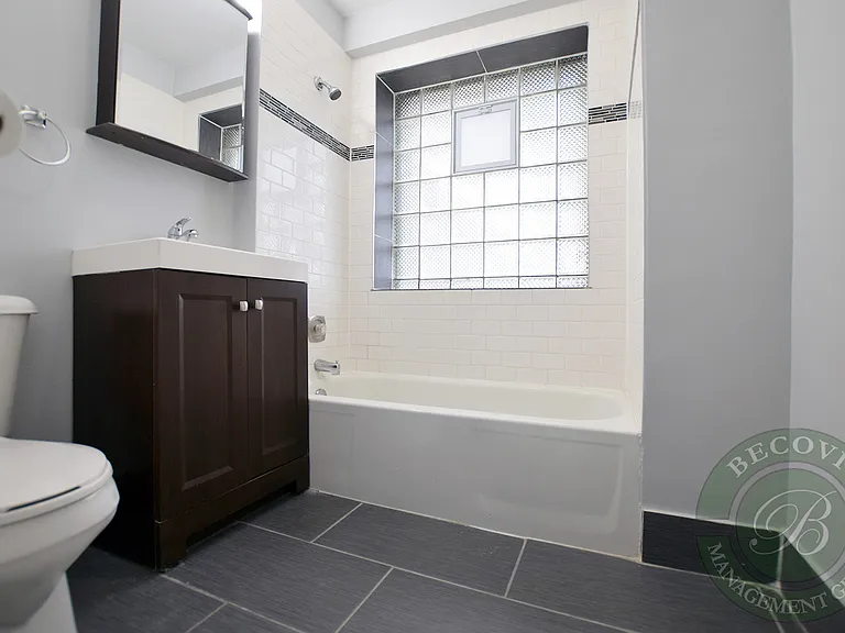 The Legacy HB at Clarendon Park — Photo 59