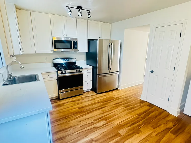 3945 Pheasant Dr #2 — Photo 6