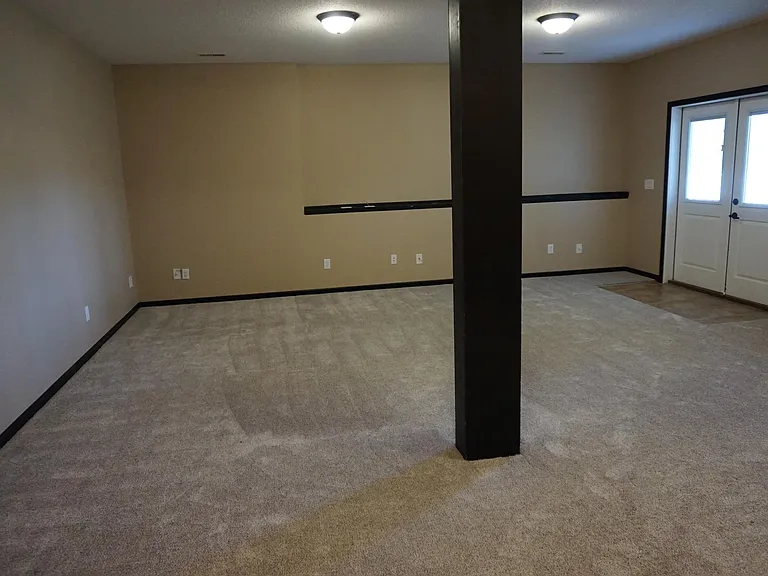 1403 Nottingham Dr — Photo 31