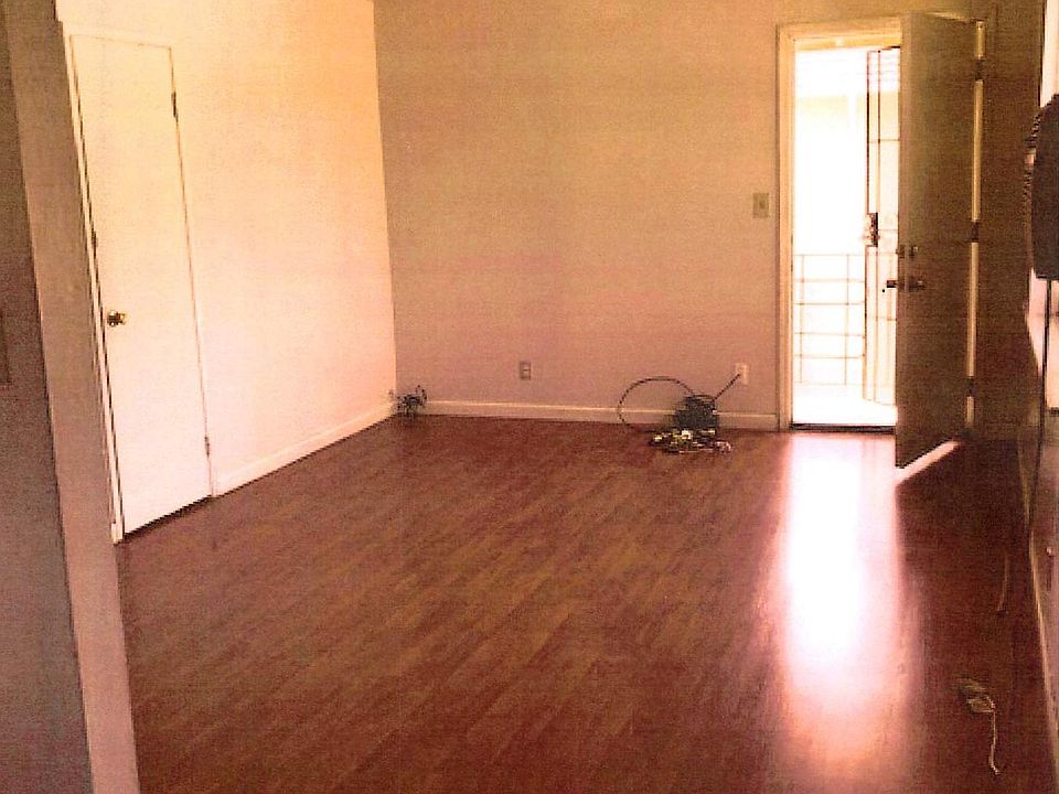 2nd image of 208 Montclair Ave #3