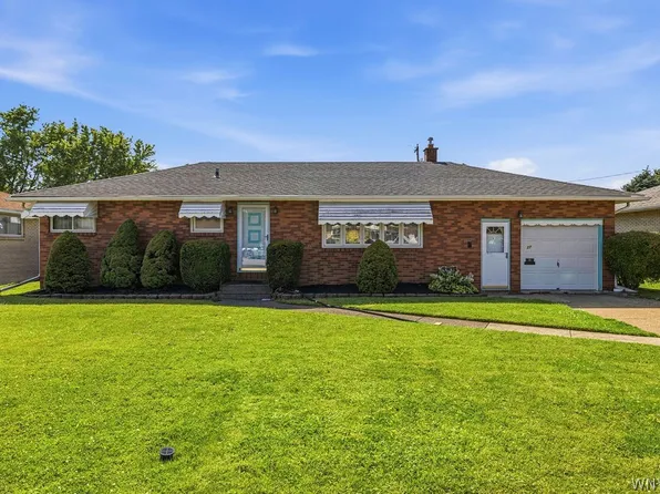27 Dennis Ln, Cheektowaga, NY 14227