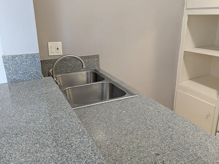 1827 W Sallie Ln #5 — Photo 8