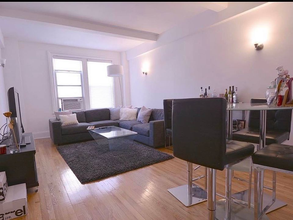 1st image of 200 W 70th St #5V