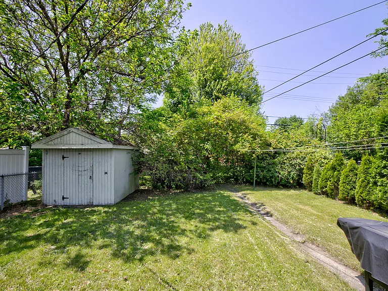 524 S Stephenson Hwy — Photo 21