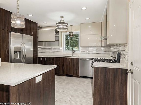 2nd image of 10007 S Kolin Ave