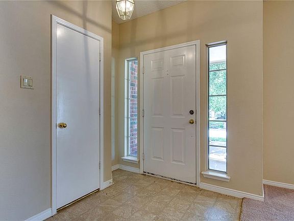 5th image of 4717 Bracken Dr