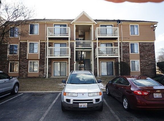 2nd image of 1883 Somerset Dr