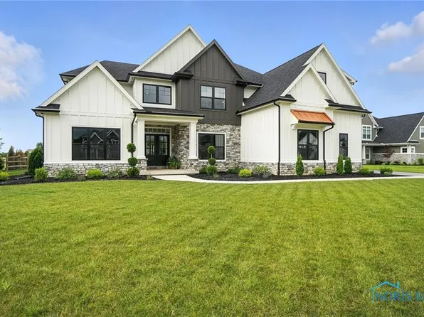 4214 Thornbury Ct, Perrysburg, OH 43551