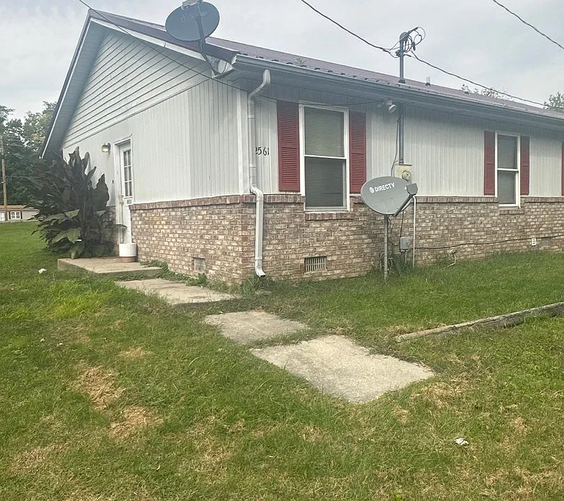 2561-2571 E Indiana Ct #32