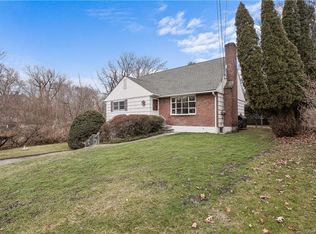 7 Crystal Ct, Montrose, NY 10548