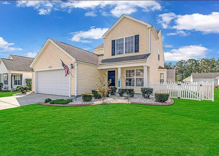 4512 Farm Lake Dr — Photo 2