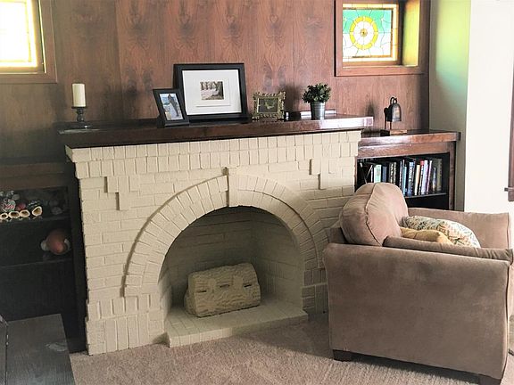 3rd image of 5920 N Virginia Ave #1