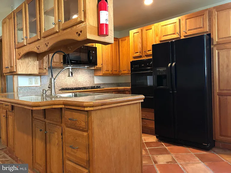 6312 Old Dominion Dr — Photo 5