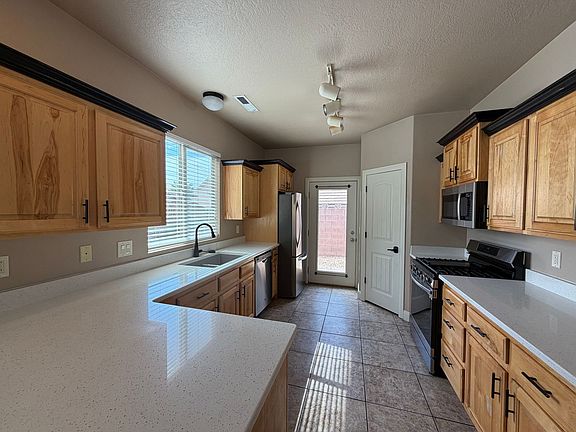 5th image of 449 W 500 N APT 2