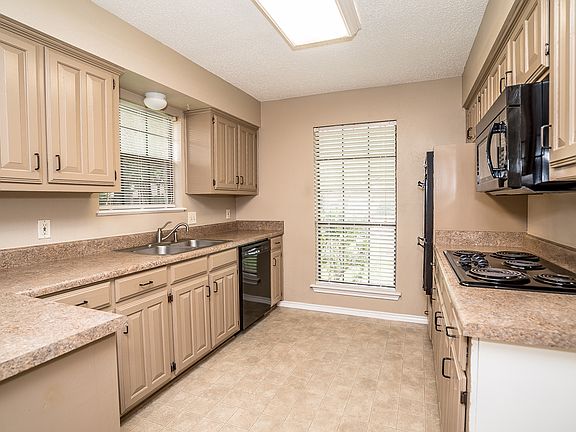 4th image of 512 Woodhollow Dr