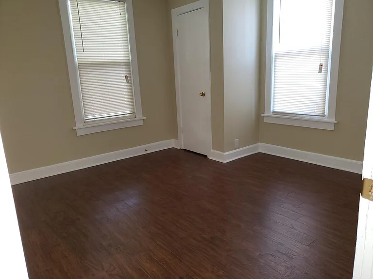 808 Metcalf St — Photo 11