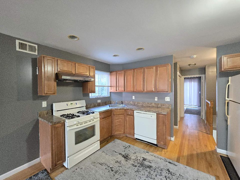1st image of 3730 Hylan Blvd #1