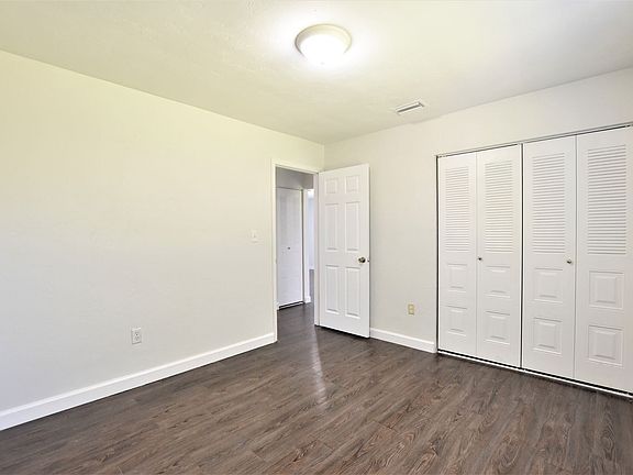 5th image of 1923 SW 14th Ter #8741233