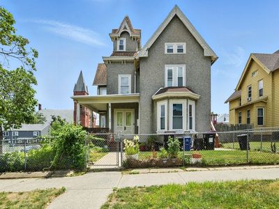 180 Pine St, Holyoke, MA, 01040
