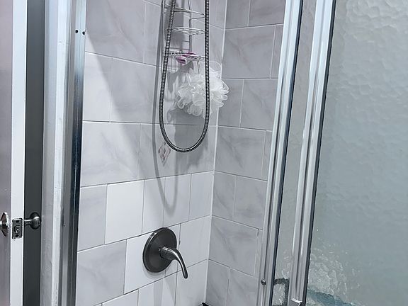 5th image of 216 W 100th St APT 218